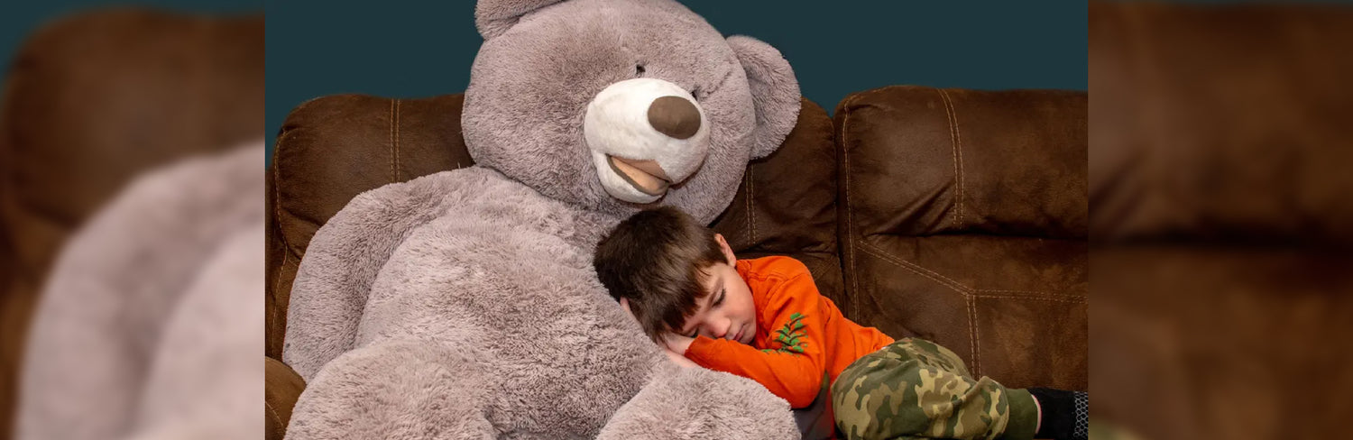 This Giant Teddy Bear Has Ridiculously Long Legs And People Can't
