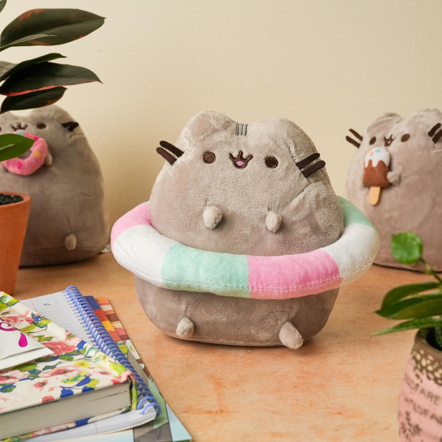 Pusheen 6.5 Inch Plush | Pusheen with Floatie