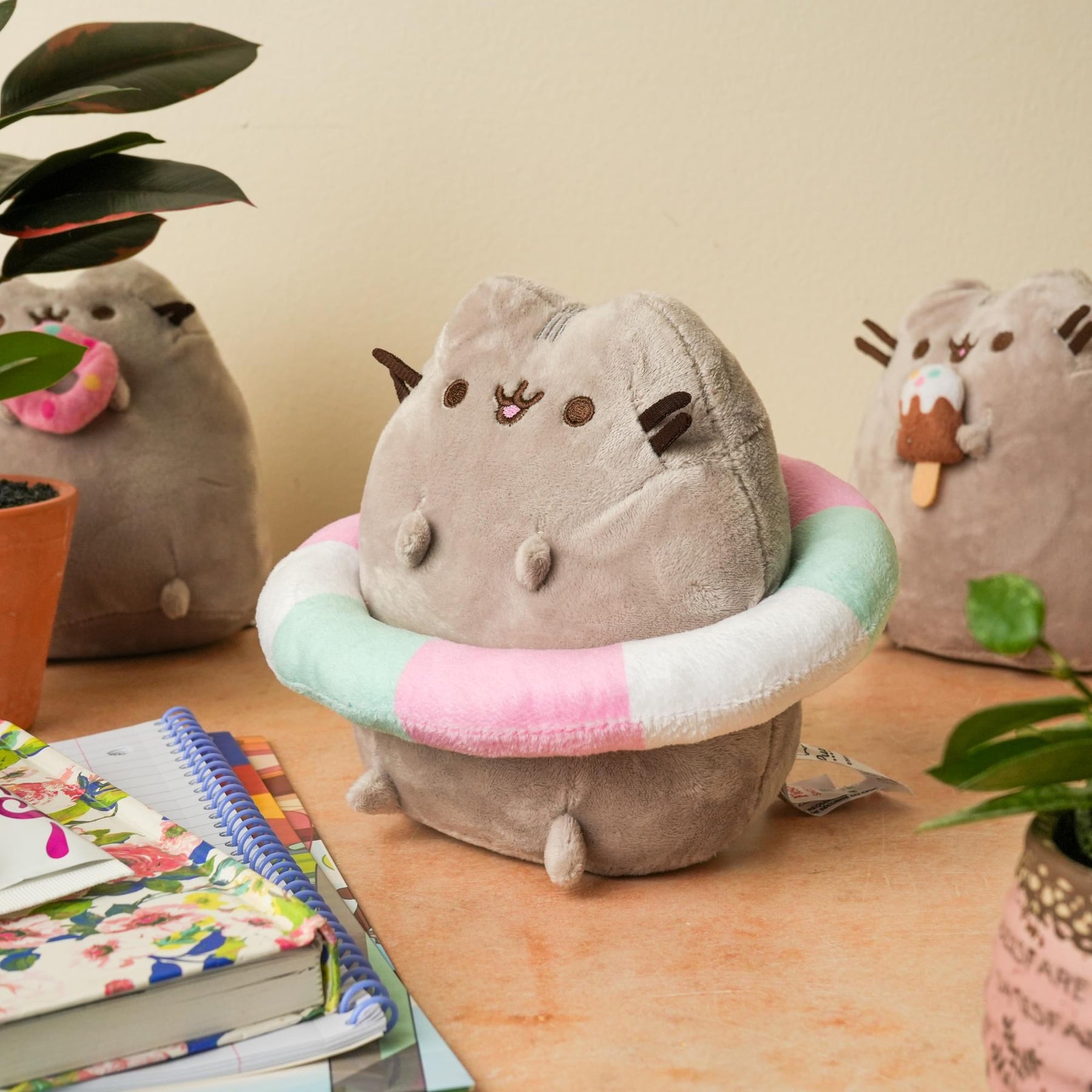 Pusheen 6.5 Inch Plush | Pusheen with Floatie