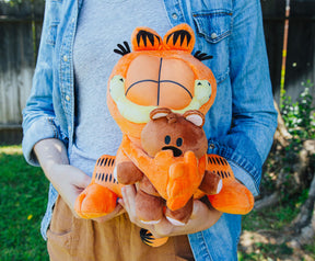 Garfield Holding Pooky 12-Inch Collector Plush Toy