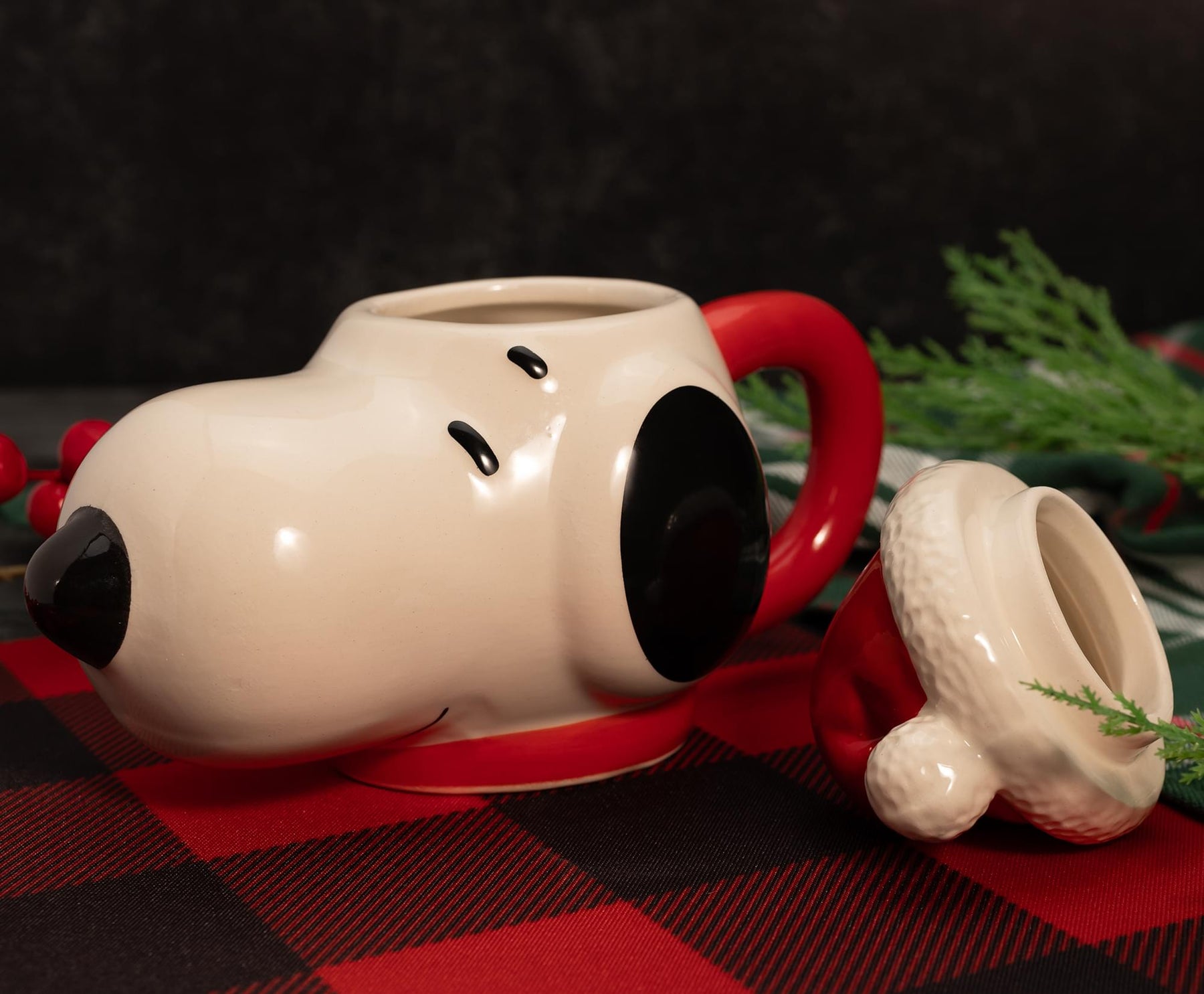 Peanuts Santa Snoopy 14.5oz Molded Mug with Lid