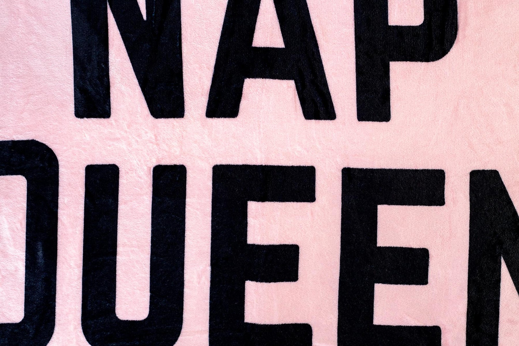 Nap Queen Fleece Throw Blanket | 45 x 60 Inch Cozy Lightweight Blanket