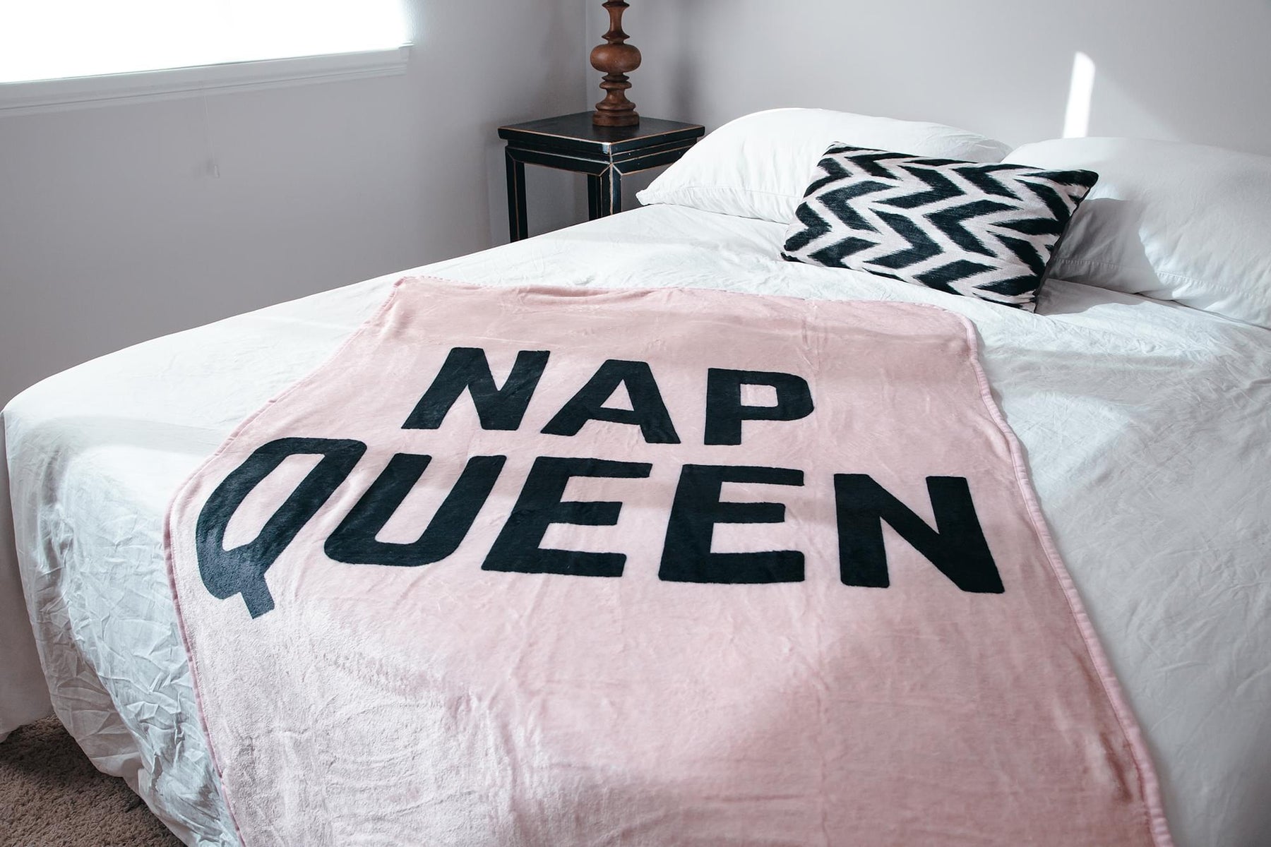 Nap Queen Fleece Throw Blanket | 45 x 60 Inch Cozy Lightweight Blanket