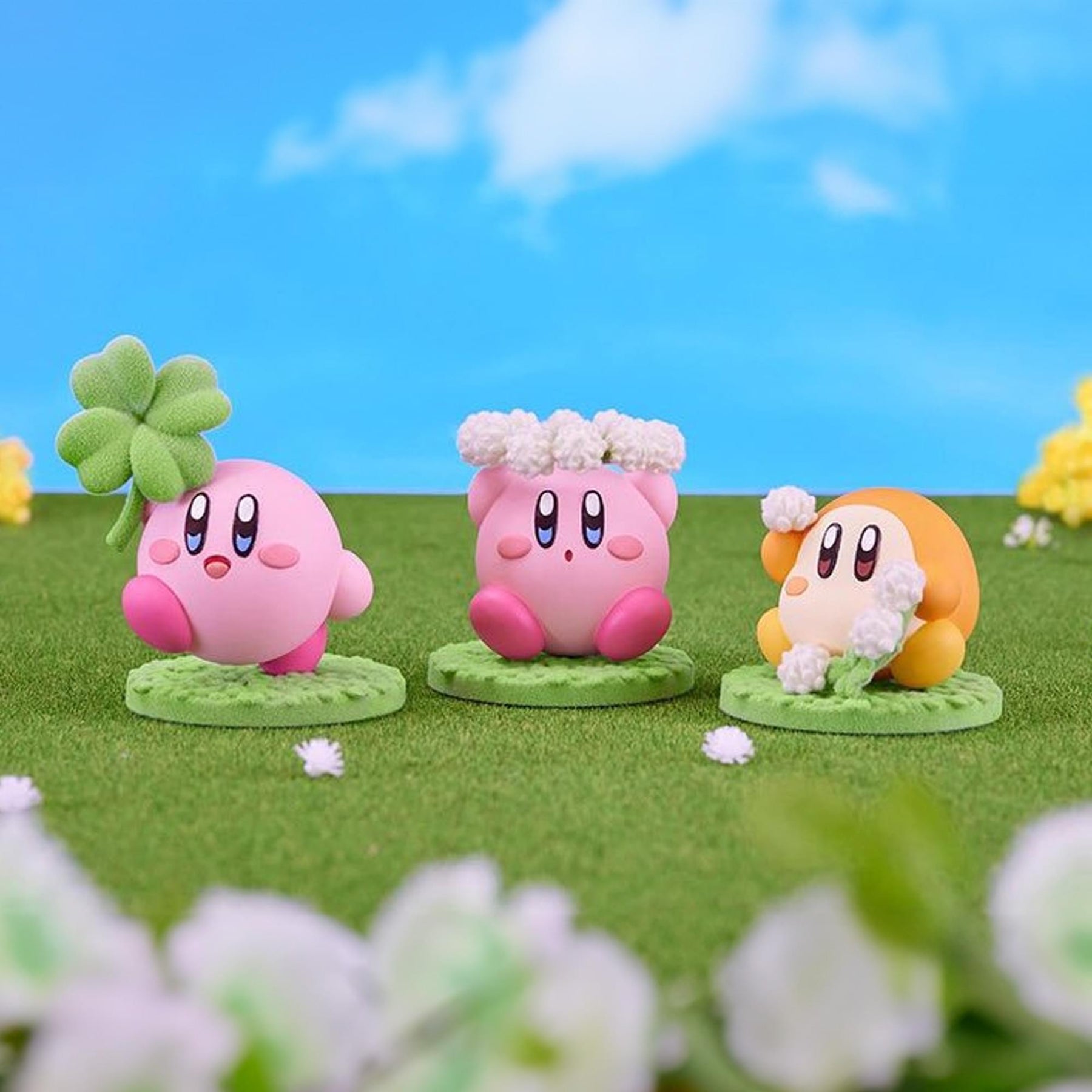 Kirby Fluffy Puffy Play In The Flowers Mini Figure | Kirby Ver. B