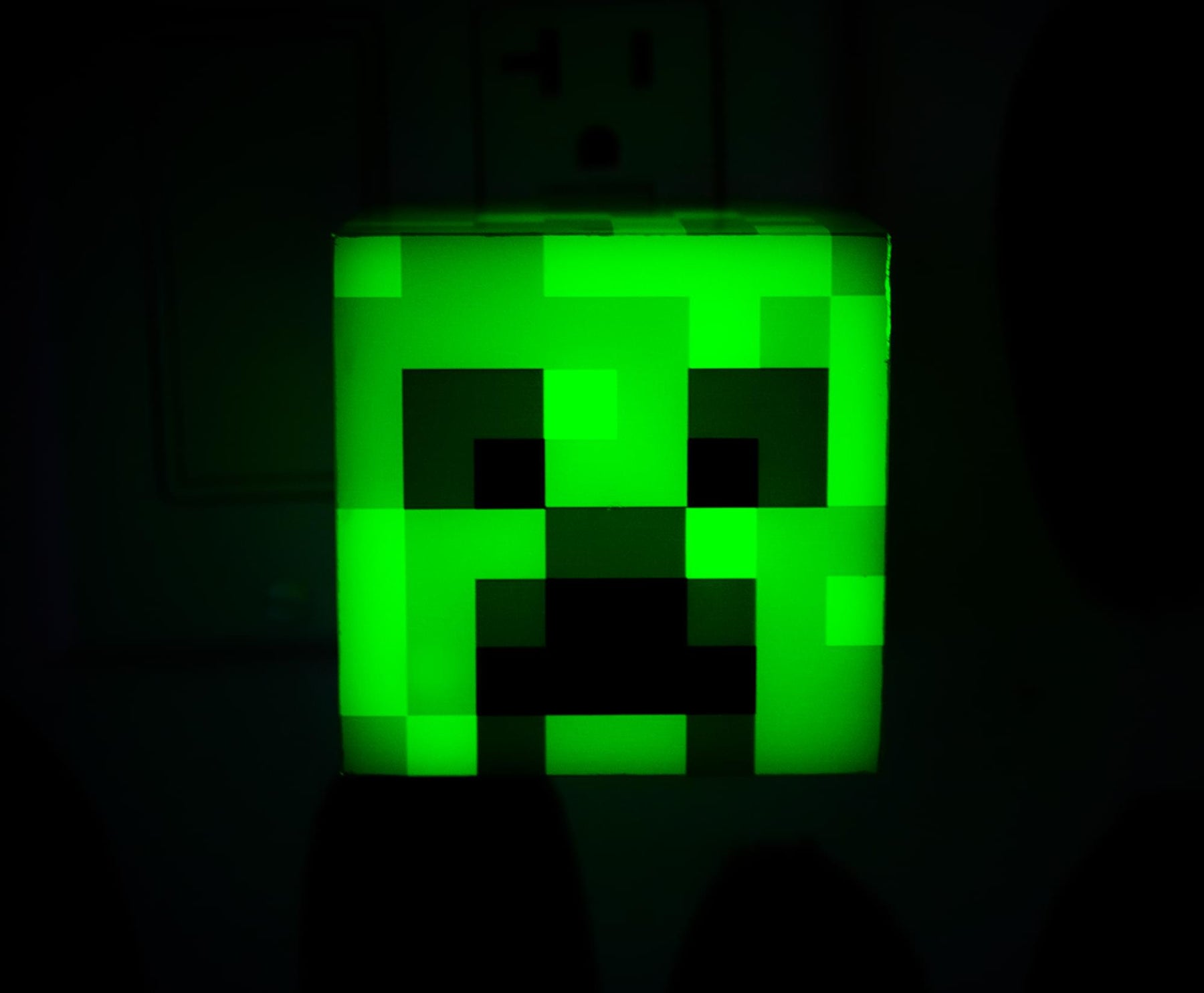 Minecraft Green Creeper Plug-In Nightlight with Auto Dusk to Dawn Sensor