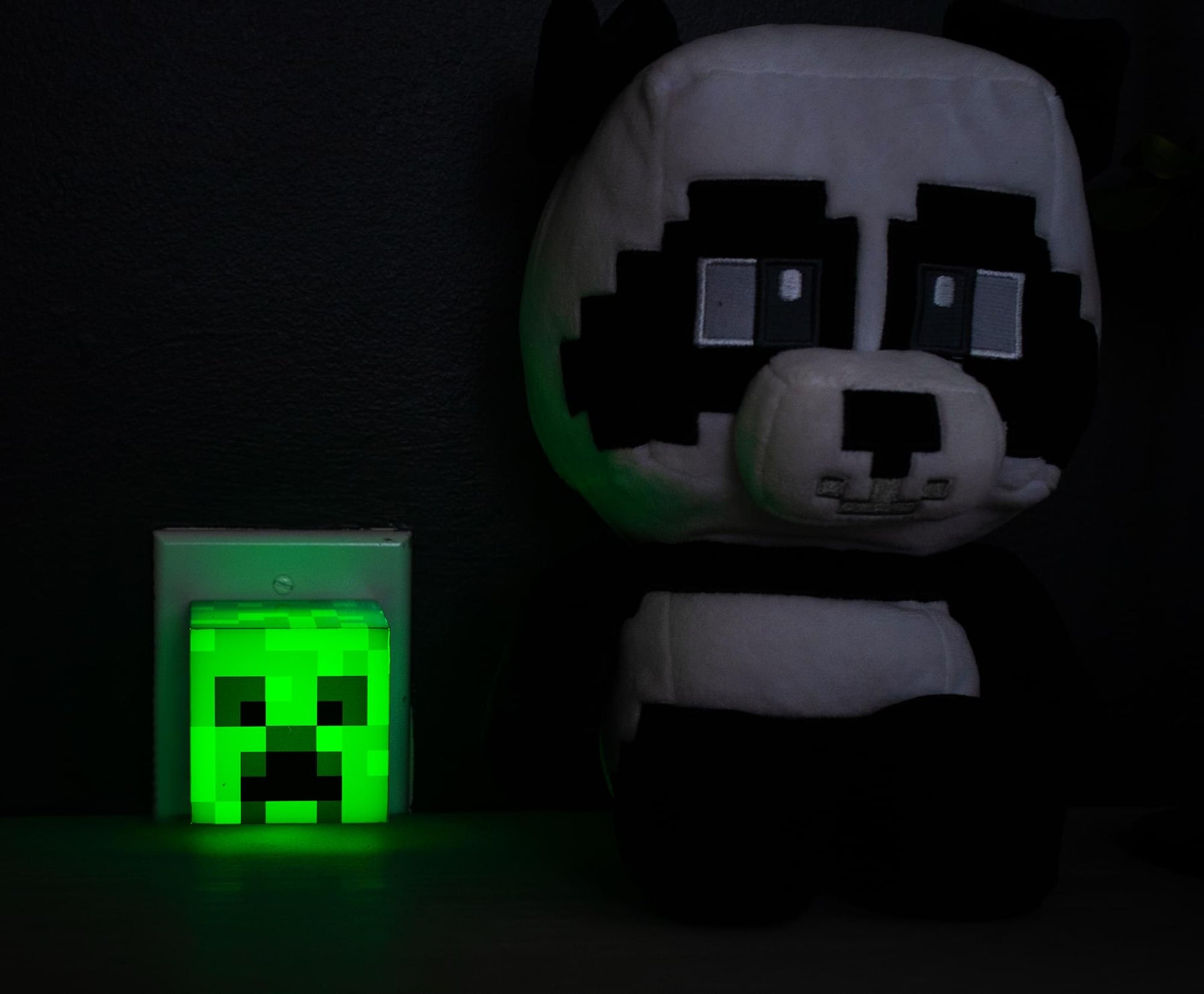 Minecraft Green Creeper Plug-In Nightlight with Auto Dusk to Dawn Sensor