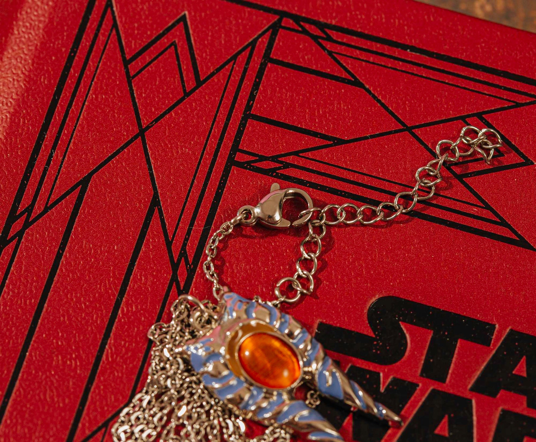 Star Wars Ahsoka 3D Mandrils Orangecats Eye Pendant Necklace | Carded | chain 1.5mm, 18" + 2" ,pendant 3cm, stone 1cm | Basemetal Pendant w/ Synthetic Gem in a stainless steel chain