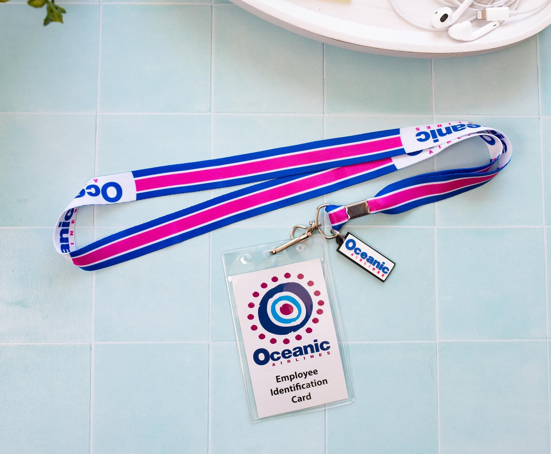 Lost Oceanic Airlines Lanyard with ID Card & Charm