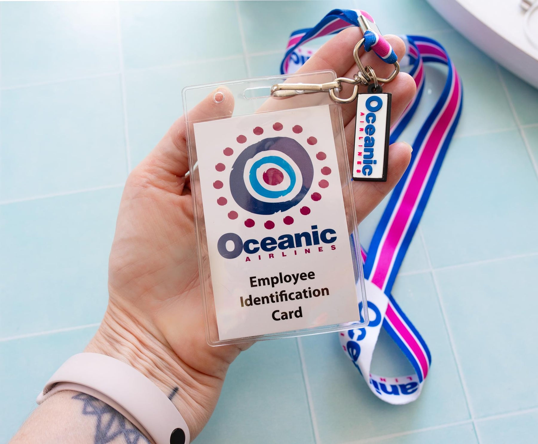 Lost Oceanic Airlines Lanyard with ID Card & Charm