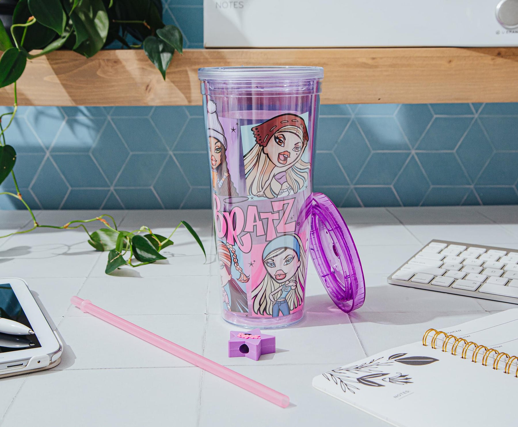 Bratz Carnival Cup With Lid and Straw Topper Charm | Holds 24 Ounces