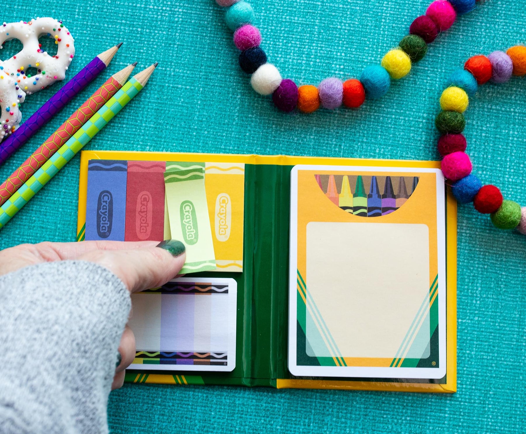 Crayola Crayons Sticky Note and Tab Box Set