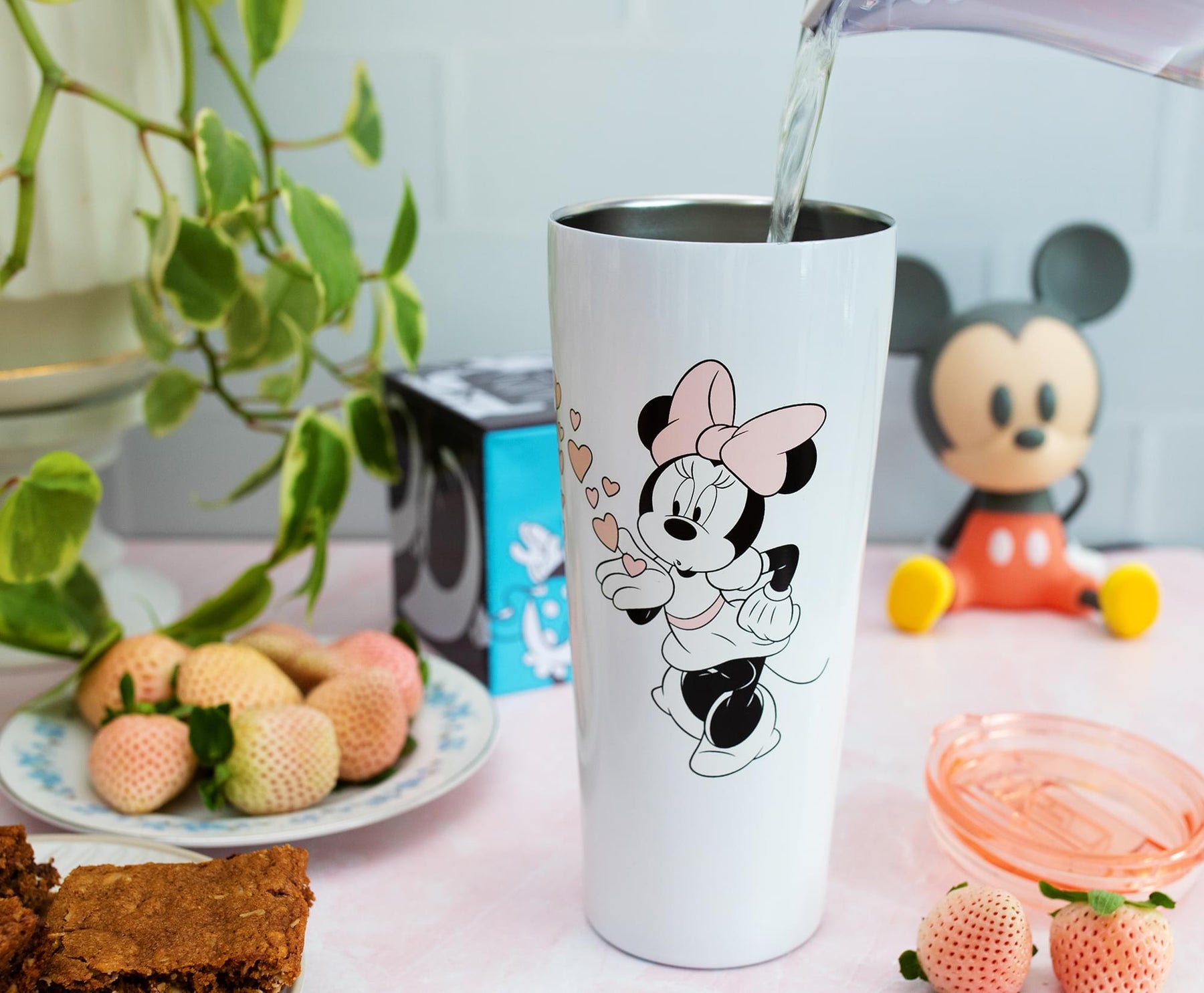 Disney Minnie & Mickey Kiss Hearts Stainless Steel Tumbler | Holds 22 Ounces