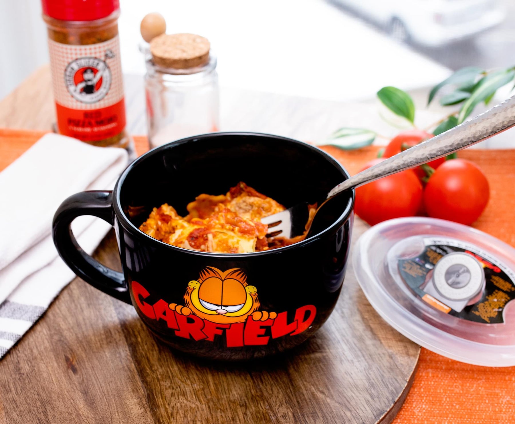 Garfield Ceramic Soup Mug With Vented Lid | Holds 24 Ounces