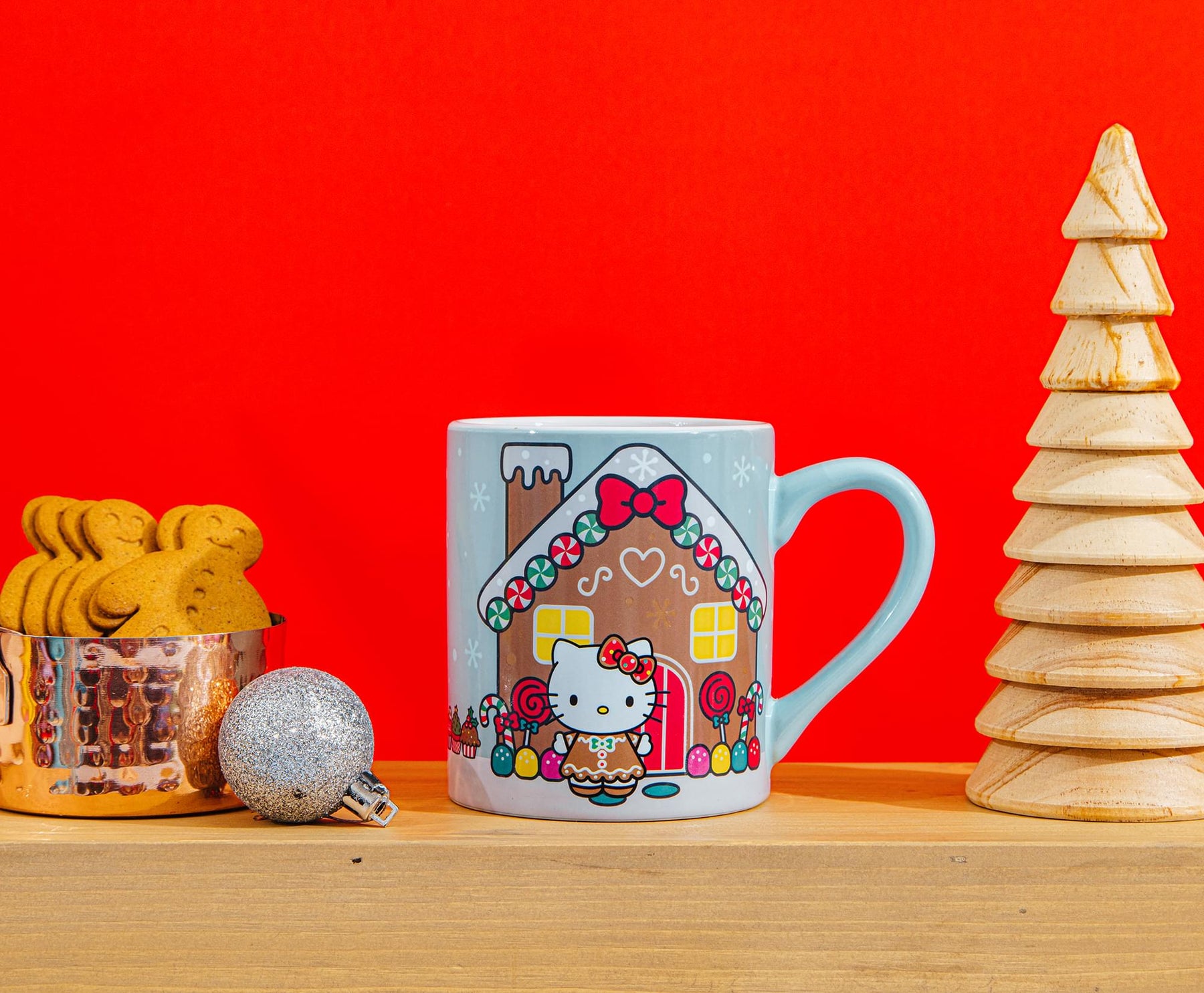 Sanrio Hello Kitty Holiday Gingerbread House Heat-Reveal Mug | Holds 14 Ounces