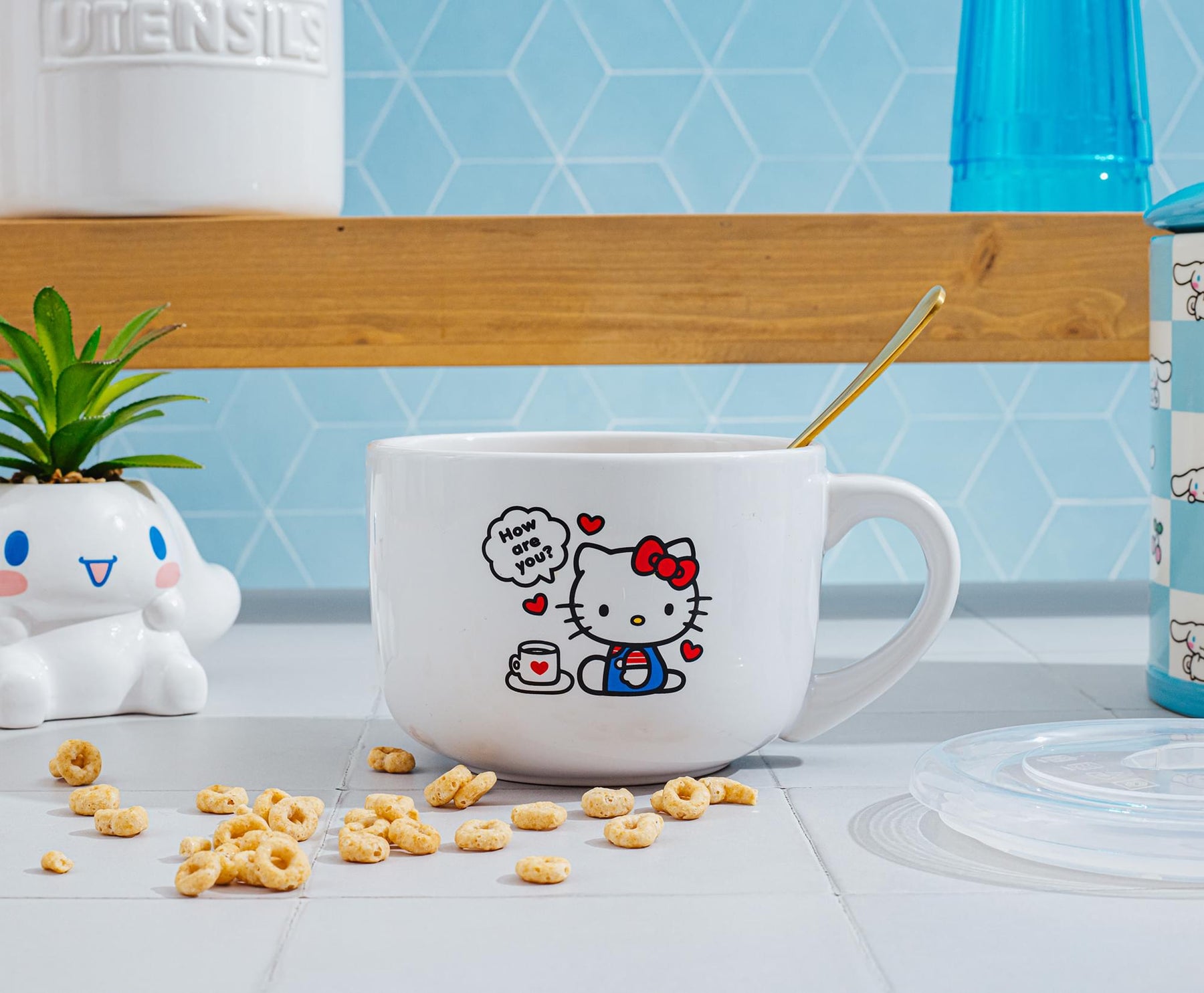 Sanrio Hello Kitty "How Are You?" Ceramic Soup Mug With Vented Lid | 24 Ounces