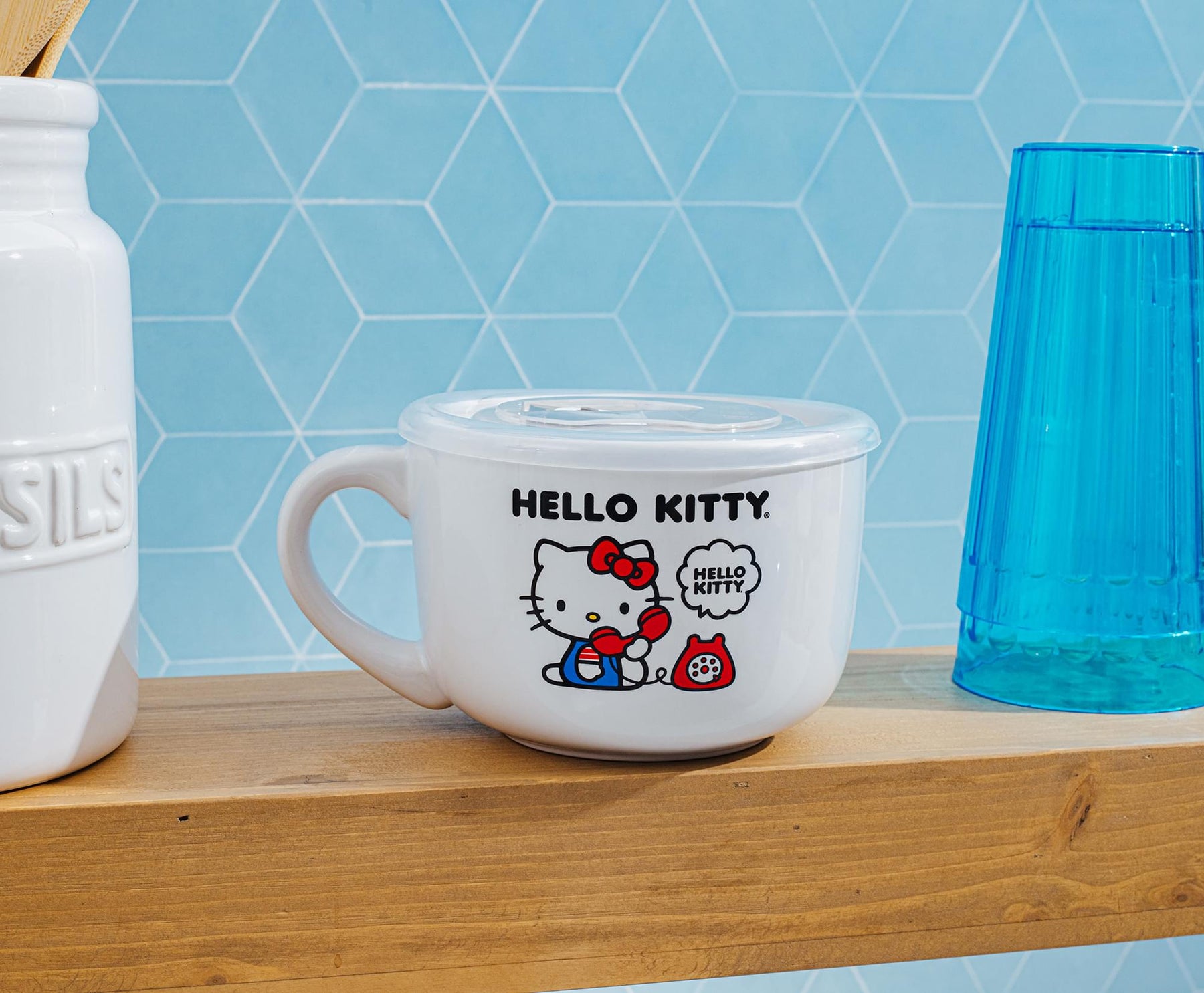 Sanrio Hello Kitty "How Are You?" Ceramic Soup Mug With Vented Lid | 24 Ounces