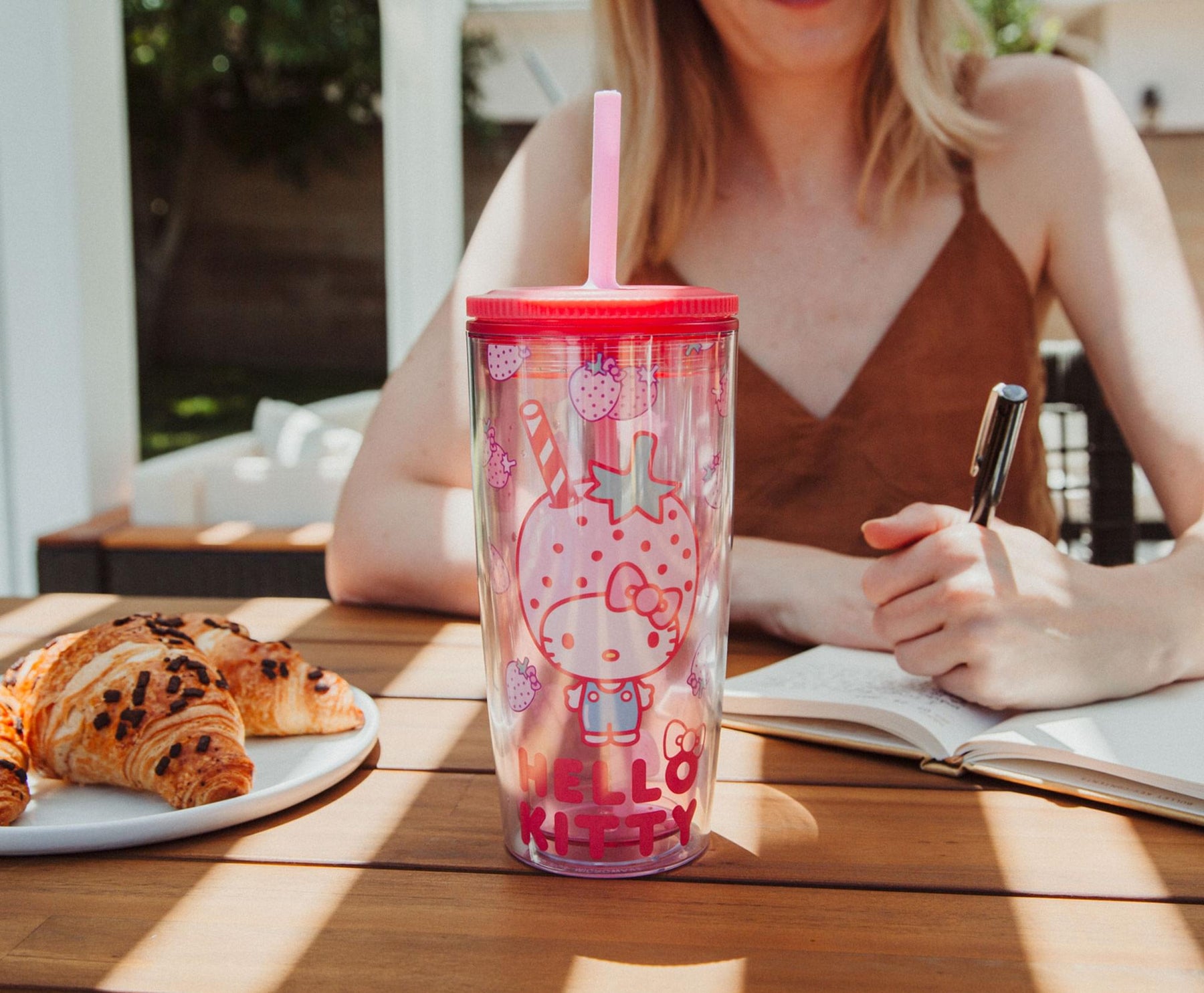 Sanrio Hello Kitty Pink Plastic Tumbler With Lid and Straw