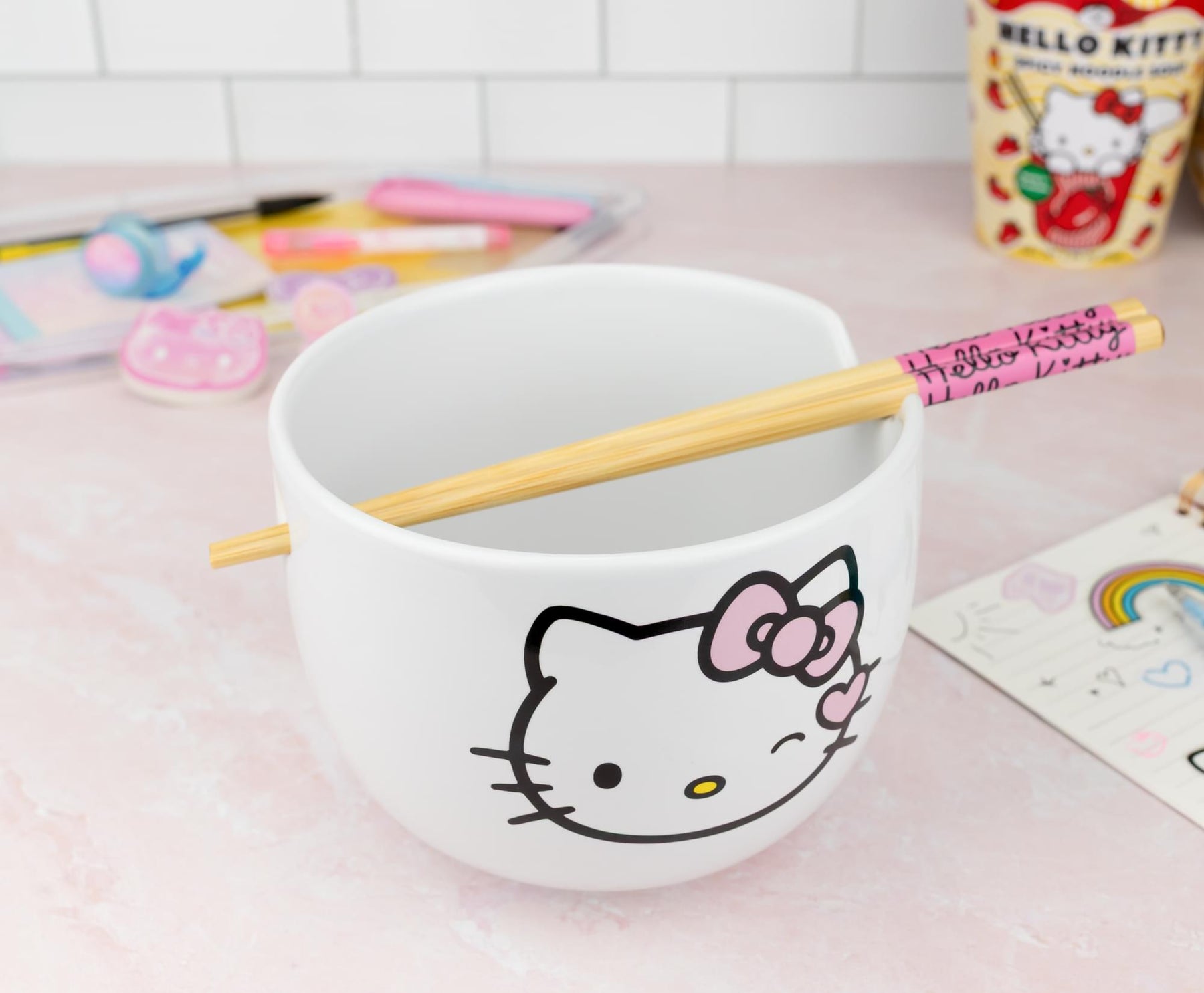 Sanrio Hello Kitty Winking 20-Ounce Ceramic Ramen Bowl With Chopsticks