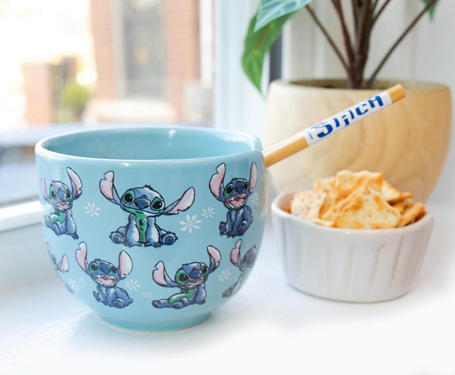 Disney Lilo & Stitch 20-Ounce Ramen Bowl and Chopstick Set