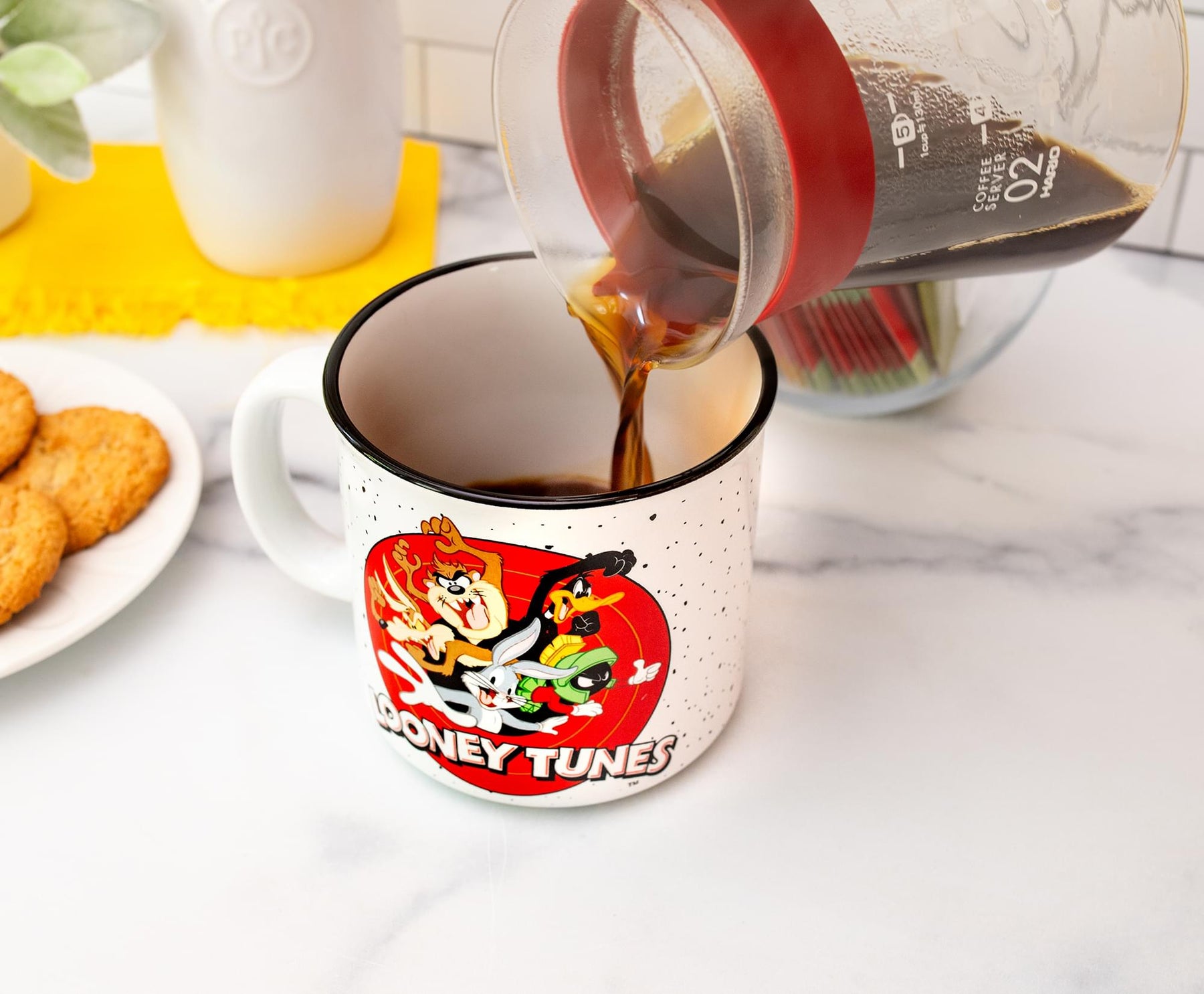 Warner Bros. Looney Tunes Ceramic Camper Mug | Holds 20 Ounces