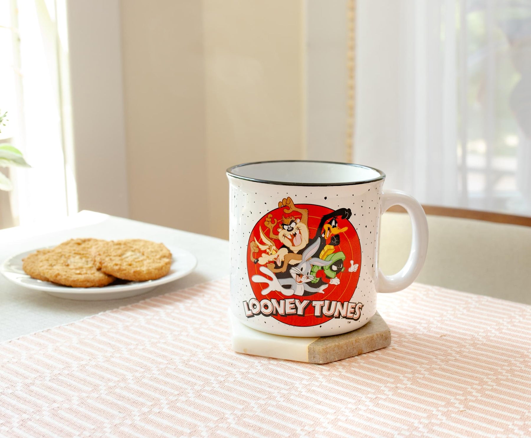 Warner Bros. Looney Tunes Ceramic Camper Mug | Holds 20 Ounces