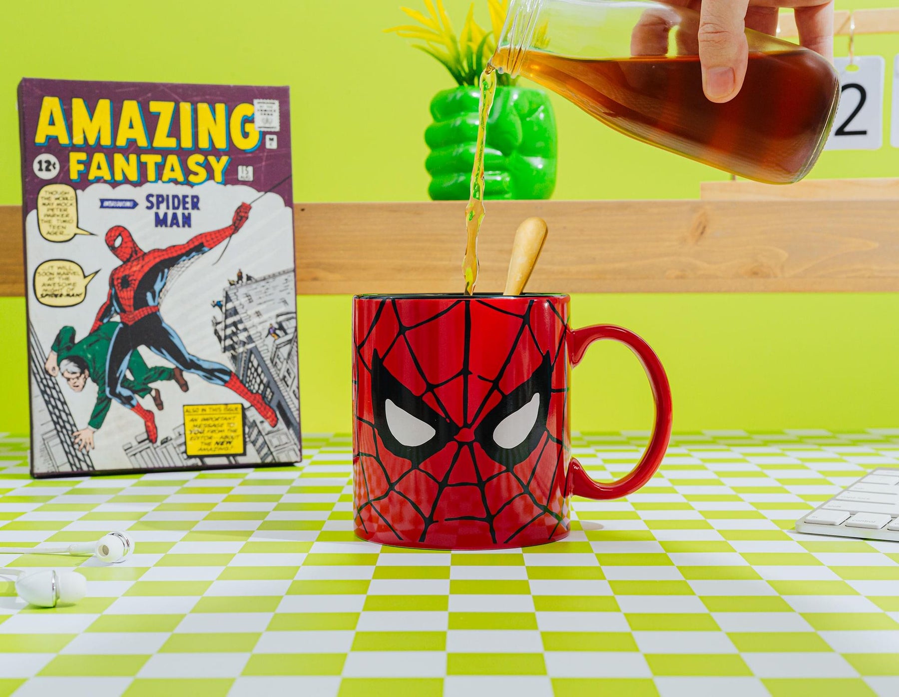 Marvel Comics Spider-Man Face Ceramic Mug | Holds 20 Ounces