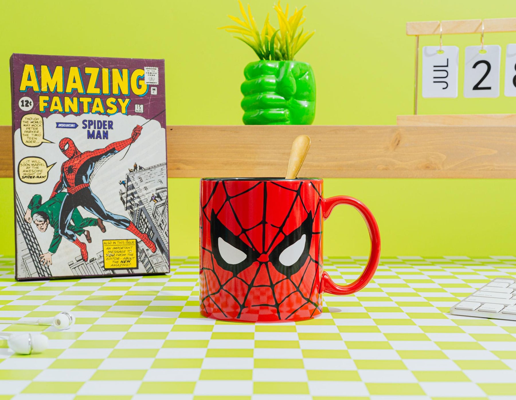 Marvel Comics Spider-Man Face Ceramic Mug | Holds 20 Ounces