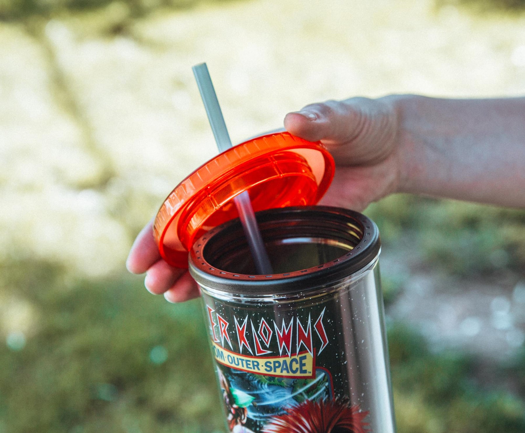 20 oz. Carnival Cup with Curly Straw, Color Lid | Plum Grove