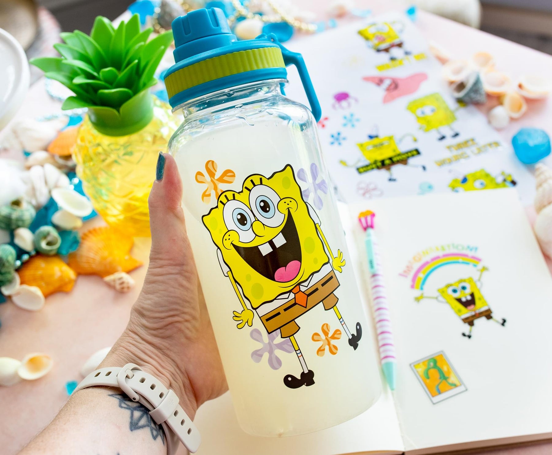 Spongebob32oz Twist Spout Bottle w/ Stickers