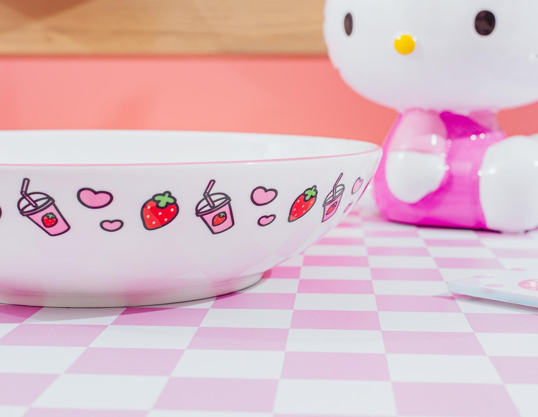 Sanrio My Melody Cupcake 9-Inch Ceramic Coupe Dinner Bowl