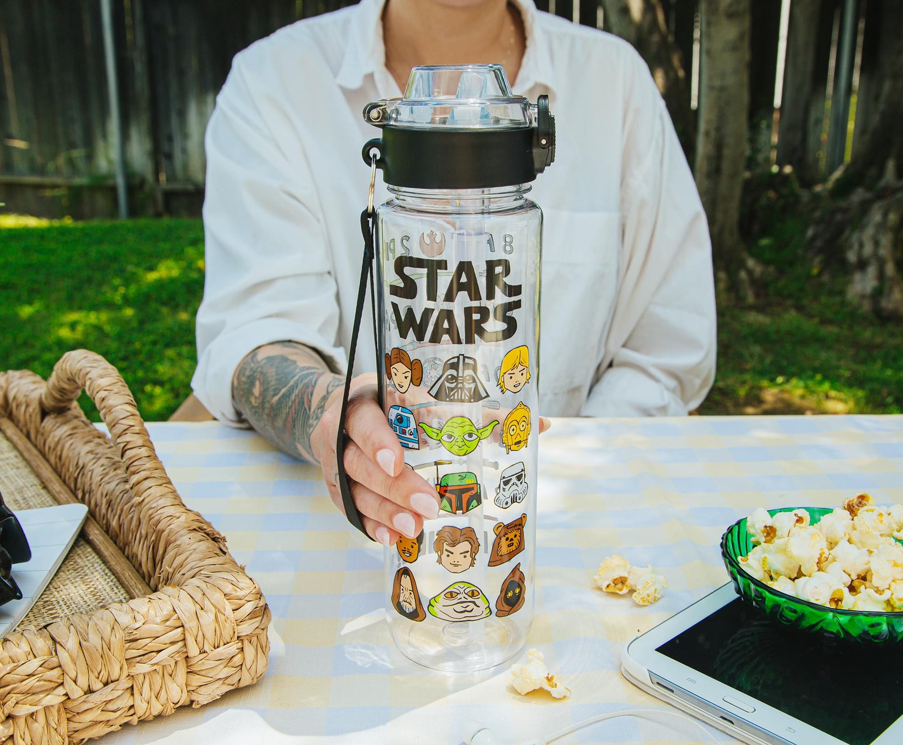 Star Wars Characters 33-Ounce Plastic Water Bottle With Locking Lid and Strap