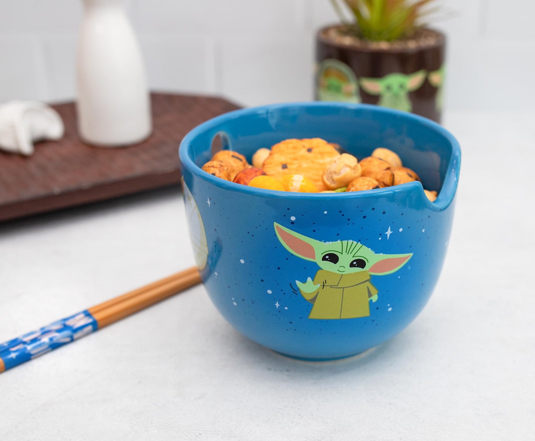 Star Wars: The Mandalorian Grogu "Nom Nom" 20-Ounce Ramen Bowl and Chopstick Set