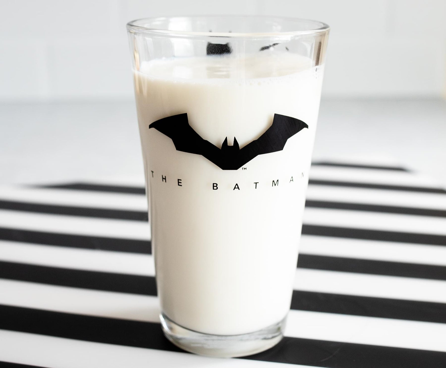 DC Comics The Batman Movie Logo Pint Glass | Holds 16 Ounces