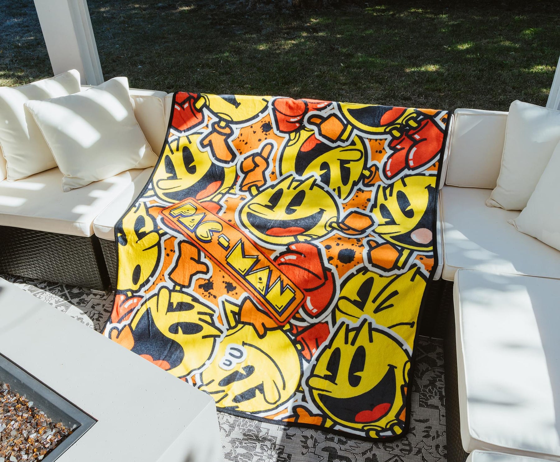 Pac-Man Classic All-Over 45 x 60 Inch Throw Blanket