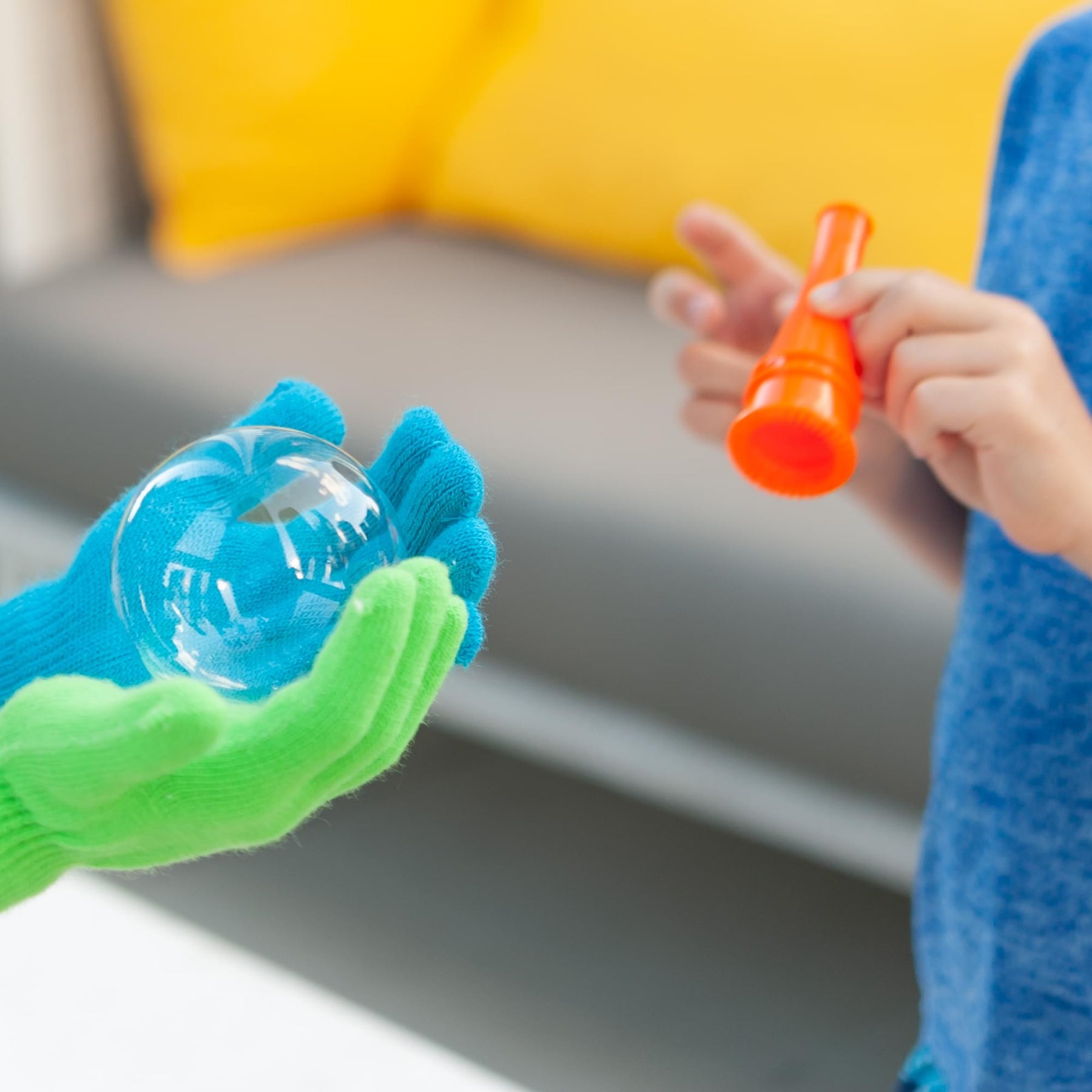 BomBom Bubbles Magic Gloves Pack | Create An Unpoppable Bubble Experience