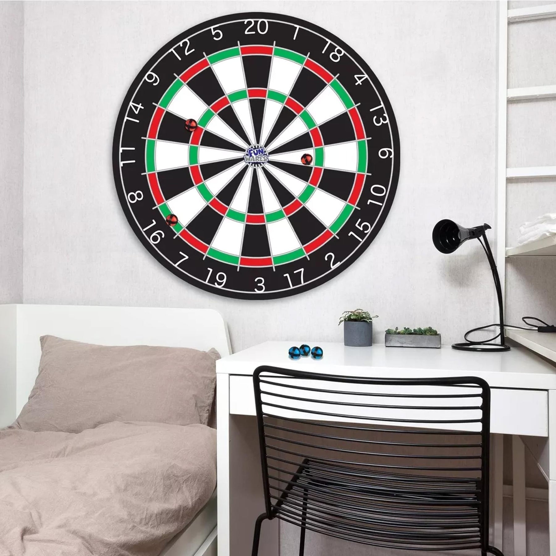 Giant 36 Inch Velcro Dartboard with 6 Balls