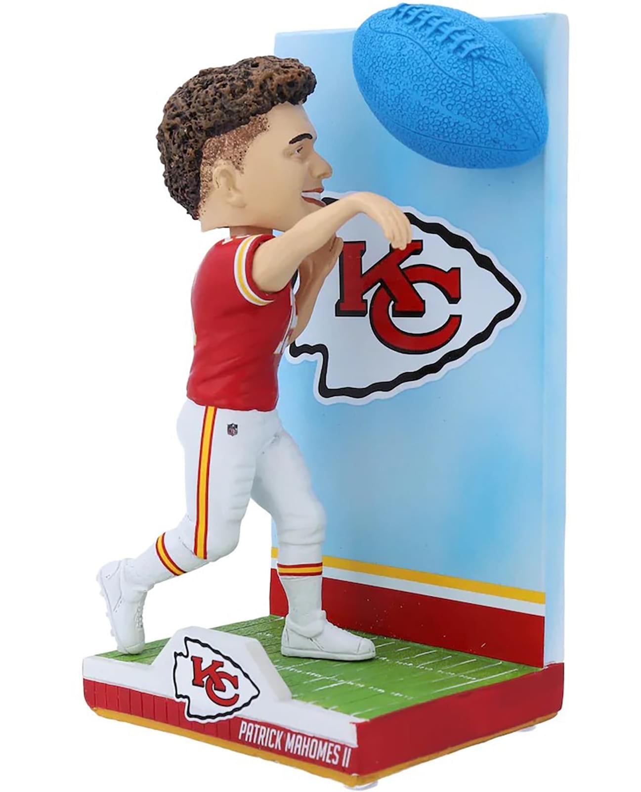 Kansas City Chiefs Patrick Mahomes #15 NFL Action Pose Light Up Ball Bobblehead