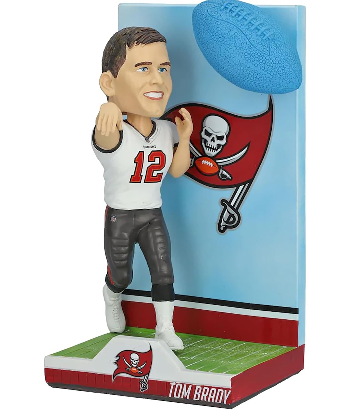 Tampa Bay Buccaneers Tom Brady #12 NFL Action Pose Light Up Ball Bobblehead