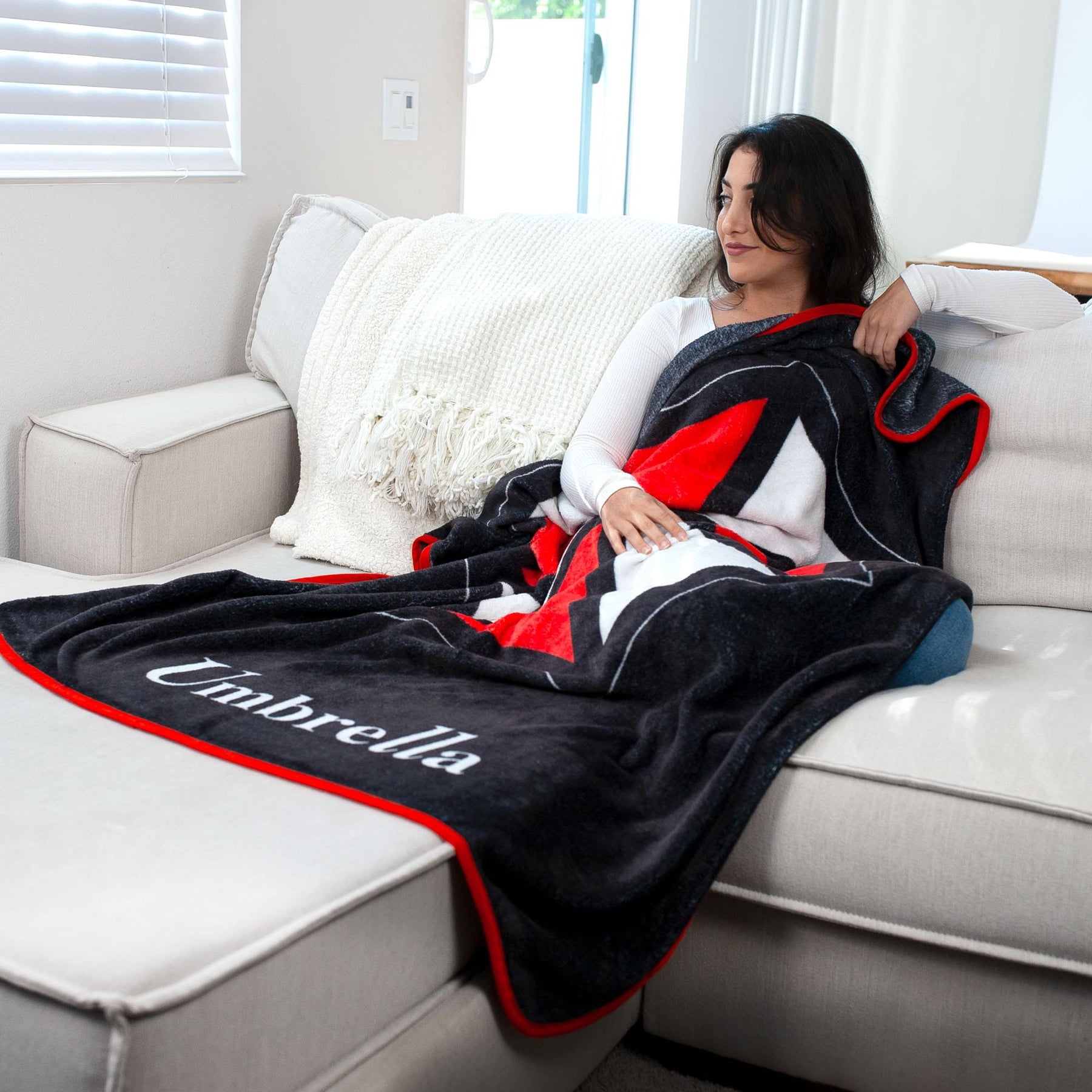 Resident Evil Umbrella Fleece Throw Blanket | 45 x 60 Inches