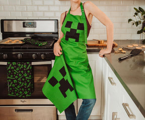 Minecraft Green Creeper Kitchen Set | Apron, Oven Mitt, Dish Towels, Pot Holder