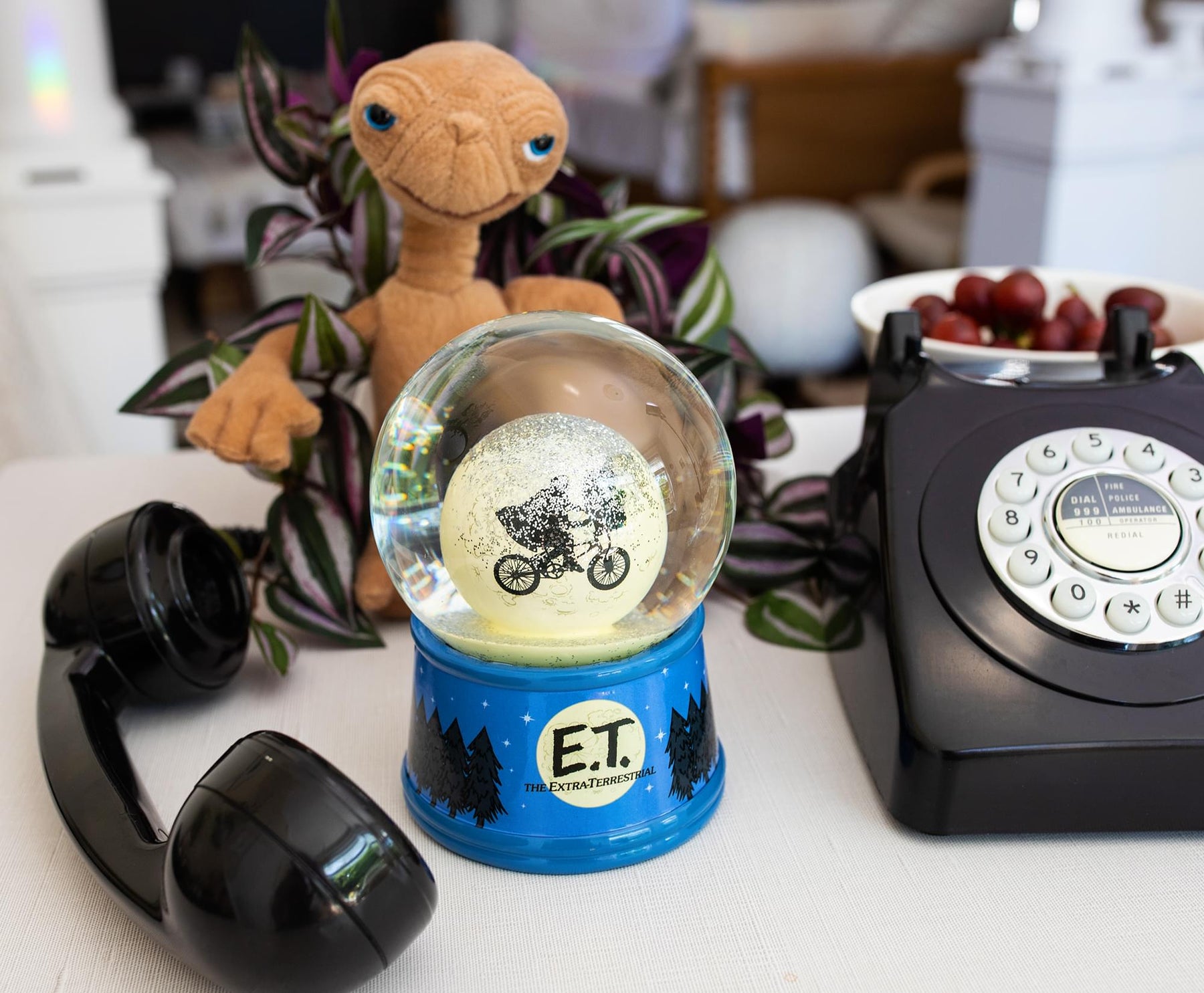 E.T. The Extra-Terrestrial Bike Moon Collectible Snow Globe | 6 Inches Tall