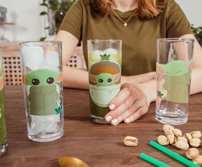 Star Wars: The Mandalorian Grogu With Frog 10-Ounce Tumbler Glasses | Set of 4